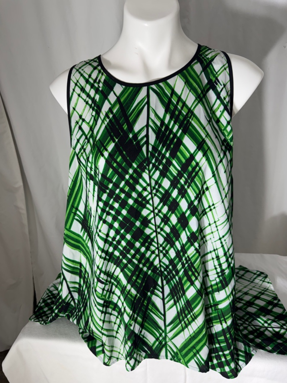 Vince Camuto Plaid Green & Black Sleeveless Tank
